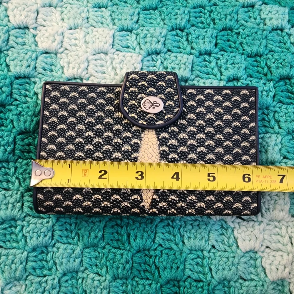Stingray Leather Blue & White Scale Print Snap Bifold Wallet